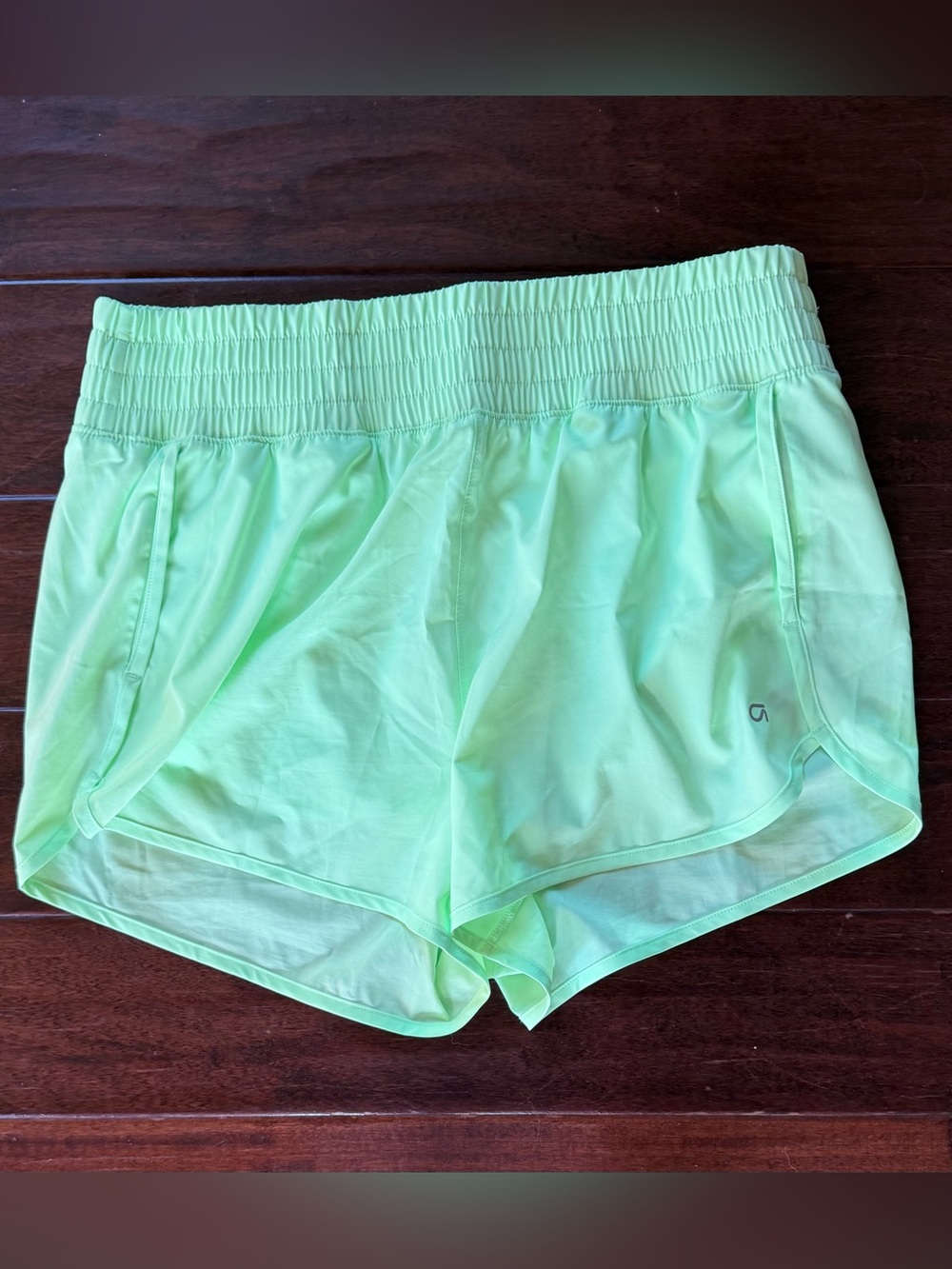 GAP Light Green Athletic Running Shorts w/ pockets Size L 💚